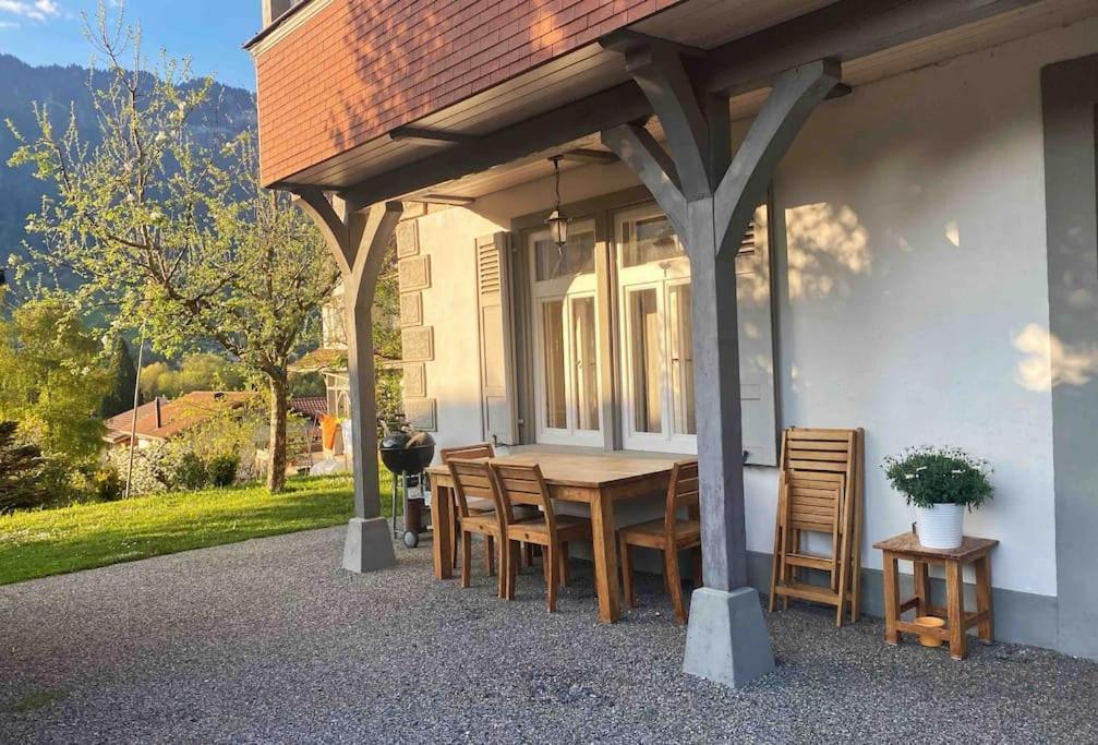 Chalet Mignon - Your Vacation Oasis At Lake Brienz Bönigen Екстериор снимка